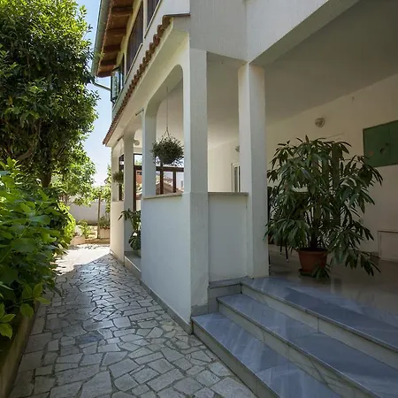Ban Apartman