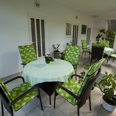 Ban Apartman